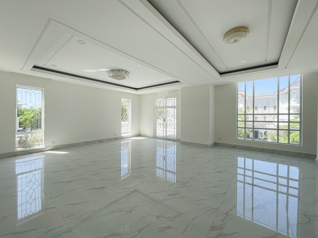 residential Villa for sale v Chak Angrae Kraom ID 243923 13