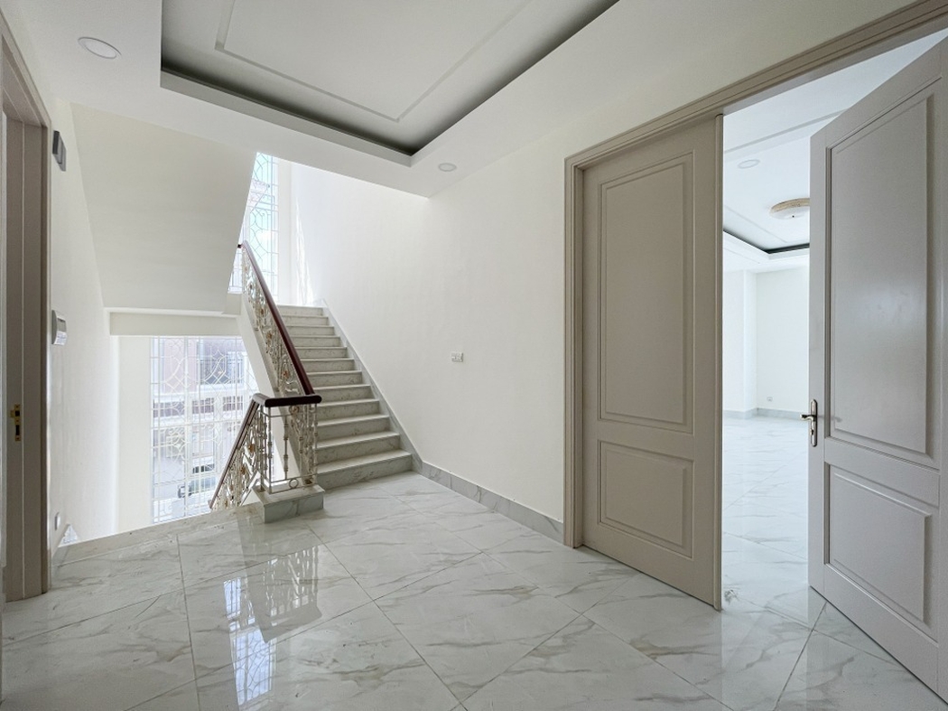 residential Villa for sale v Chak Angrae Kraom ID 243923 17