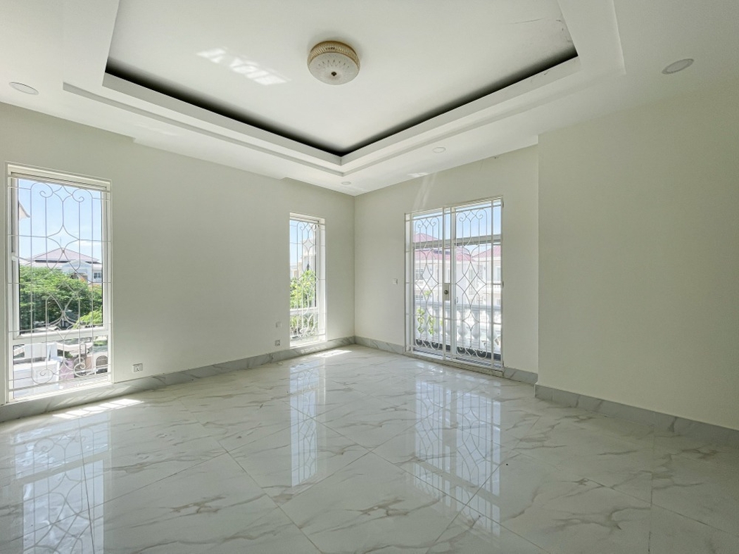 residential Villa for sale v Chak Angrae Kraom ID 243923 19