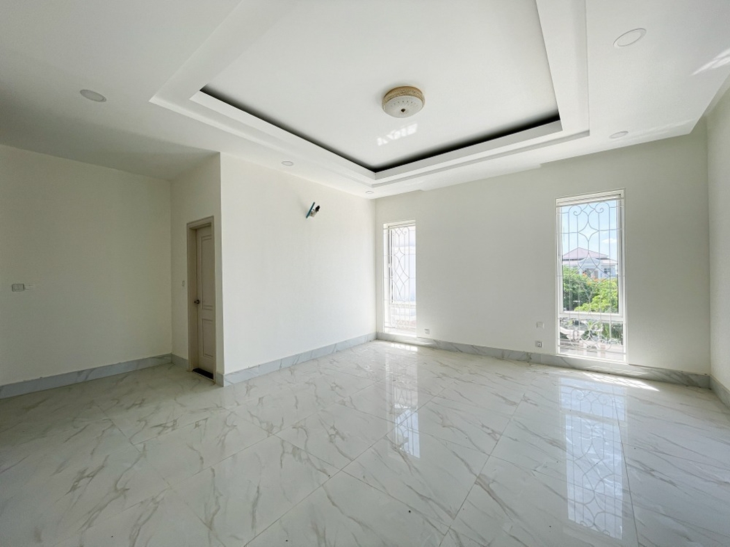 residential Villa for sale v Chak Angrae Kraom ID 243923 20