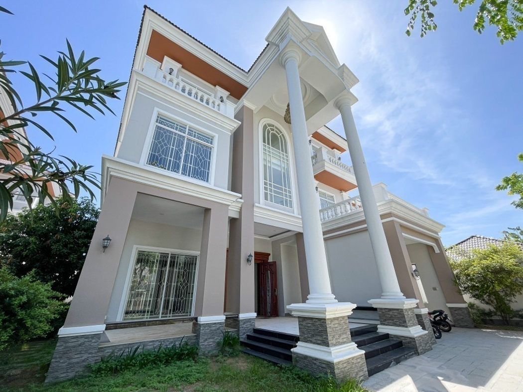 residential Villa for sale v Chak Angrae Kraom ID 243923 28