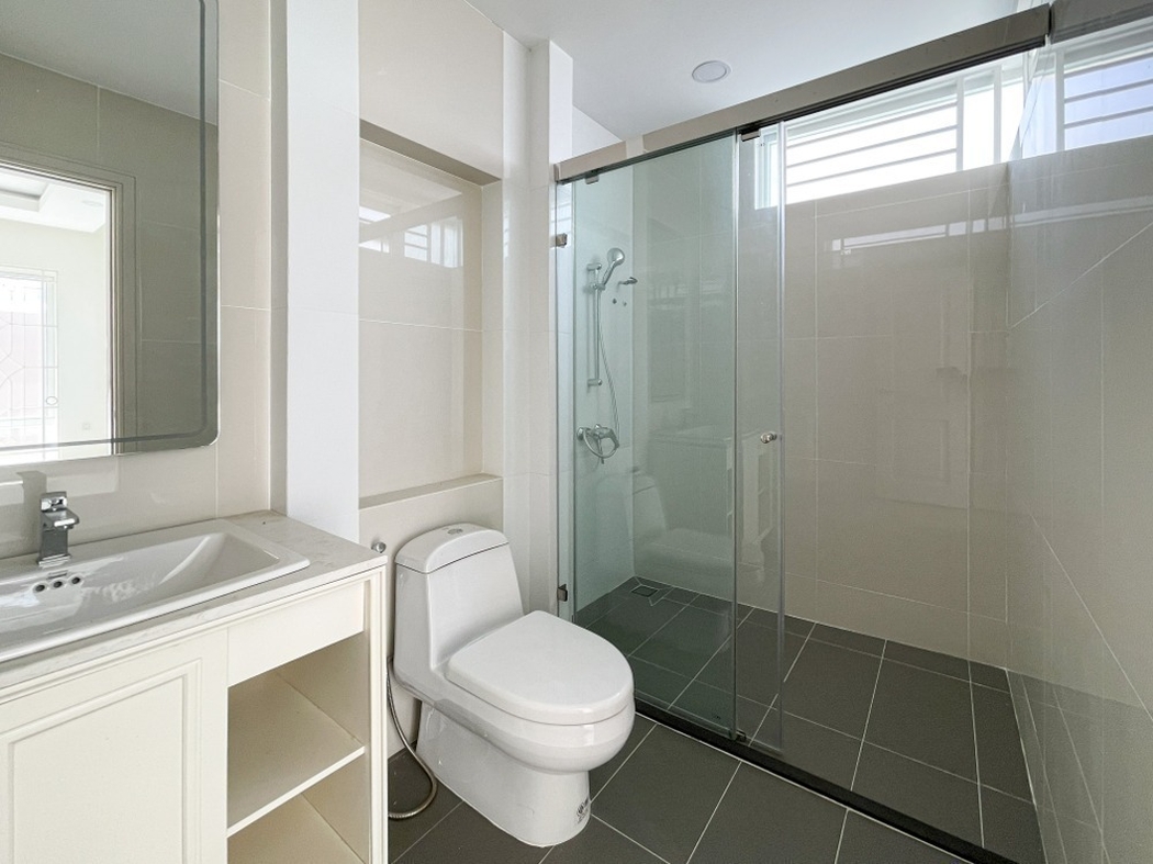 residential Villa for sale v Chak Angrae Kraom ID 243923 24