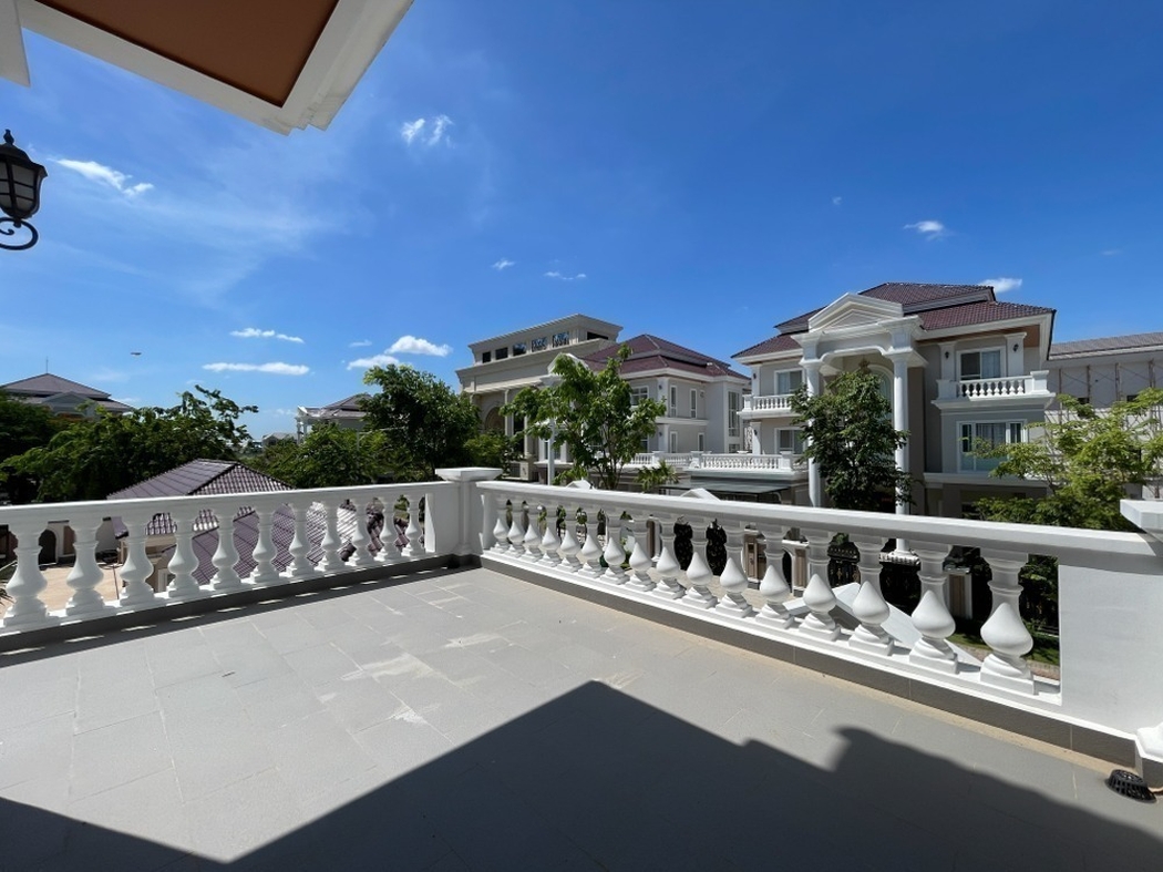 residential Villa for sale v Chak Angrae Kraom ID 243923 25