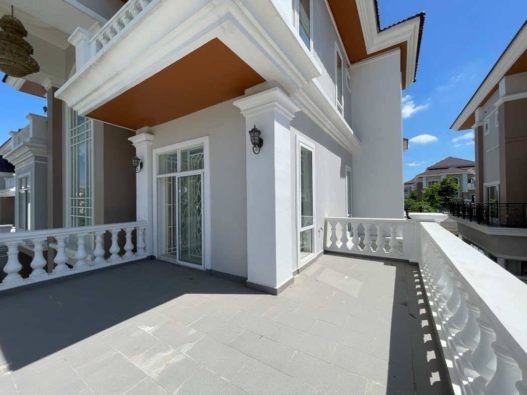 residential Villa for sale v Chak Angrae Kraom ID 243923 26