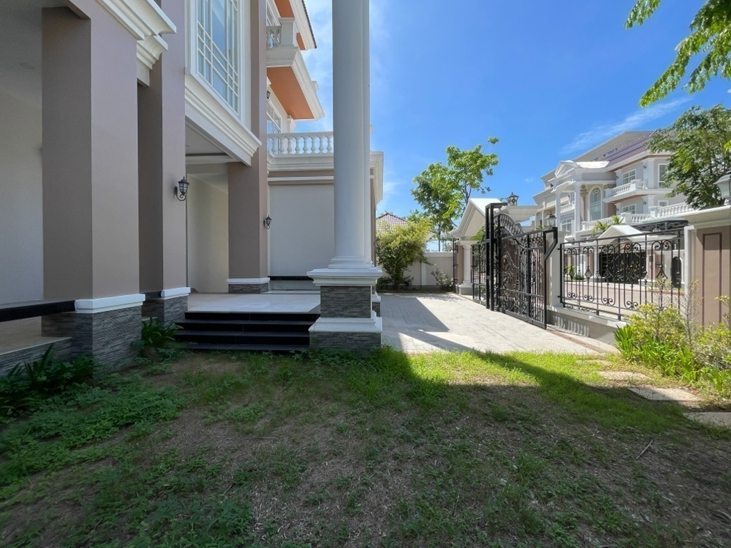 residential Villa for sale v Chak Angrae Kraom ID 243923 2