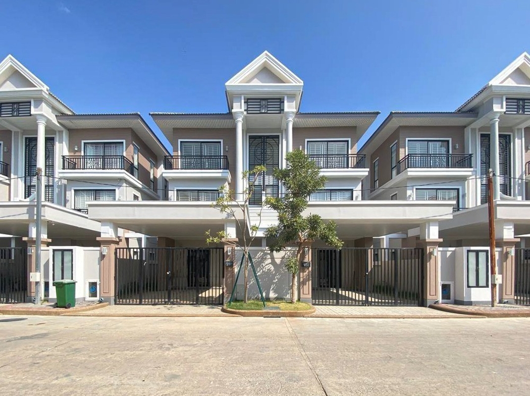 residential Twin Villa for rent v Chak Angrae Kraom ID 244568