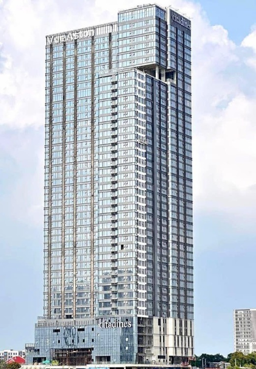 residential Condo for sale v Nirouth ID 244722 10