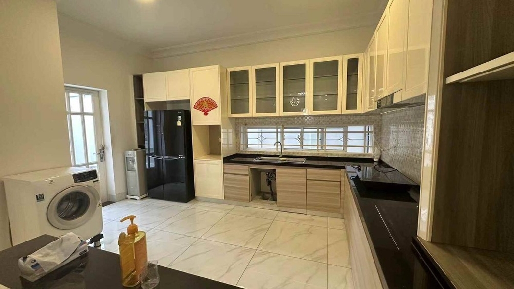 residential Villa for rent v Nirouth ID 246051 8
