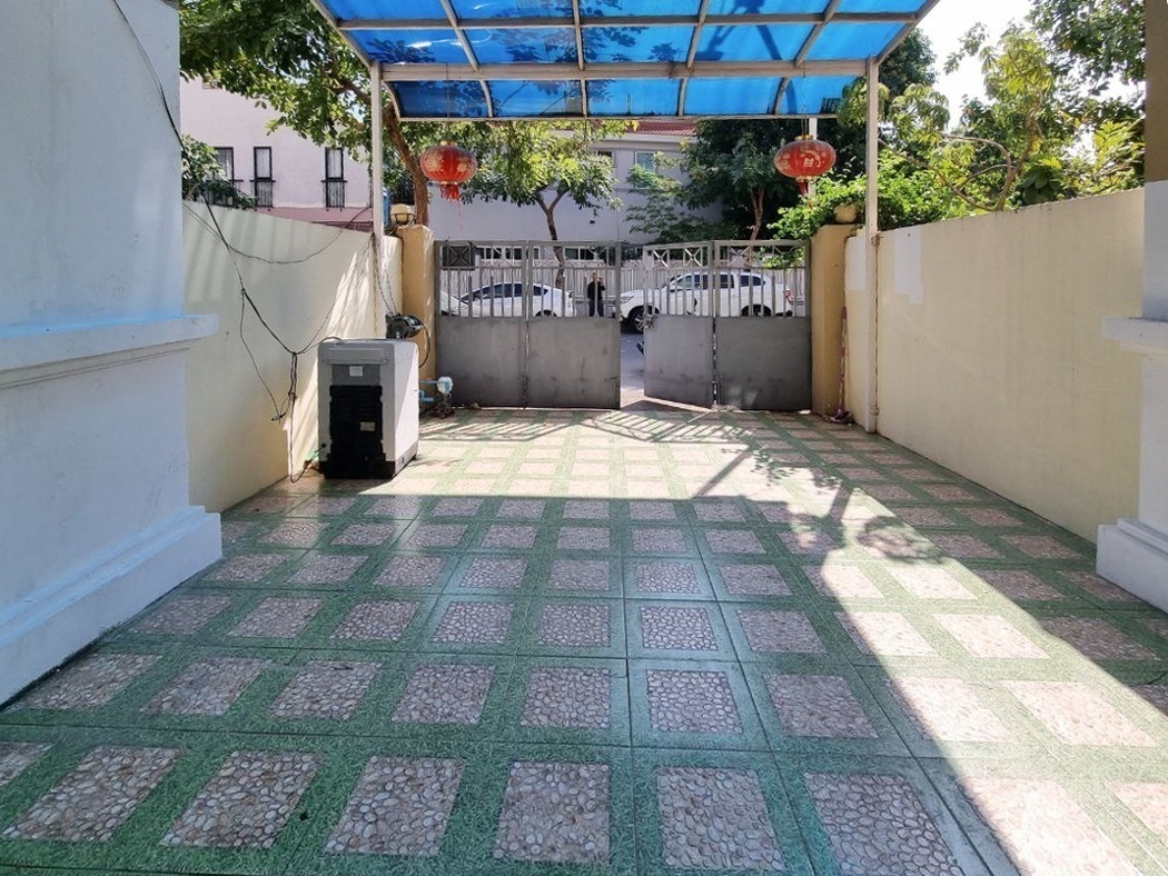 residential Shophouse for sale & rent v Tonle Bassac ID 246440 3