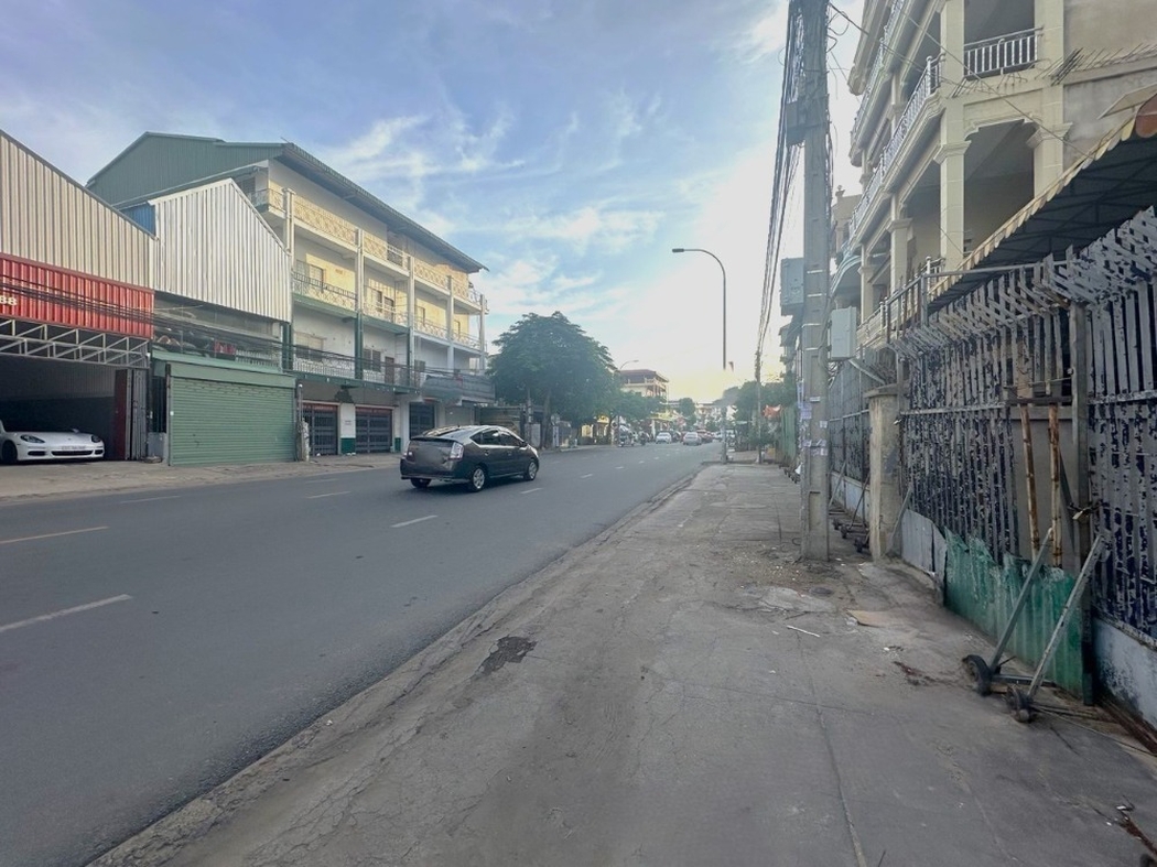 residential Shophouse for rent v Tuek L'ak 3 ID 248526 4