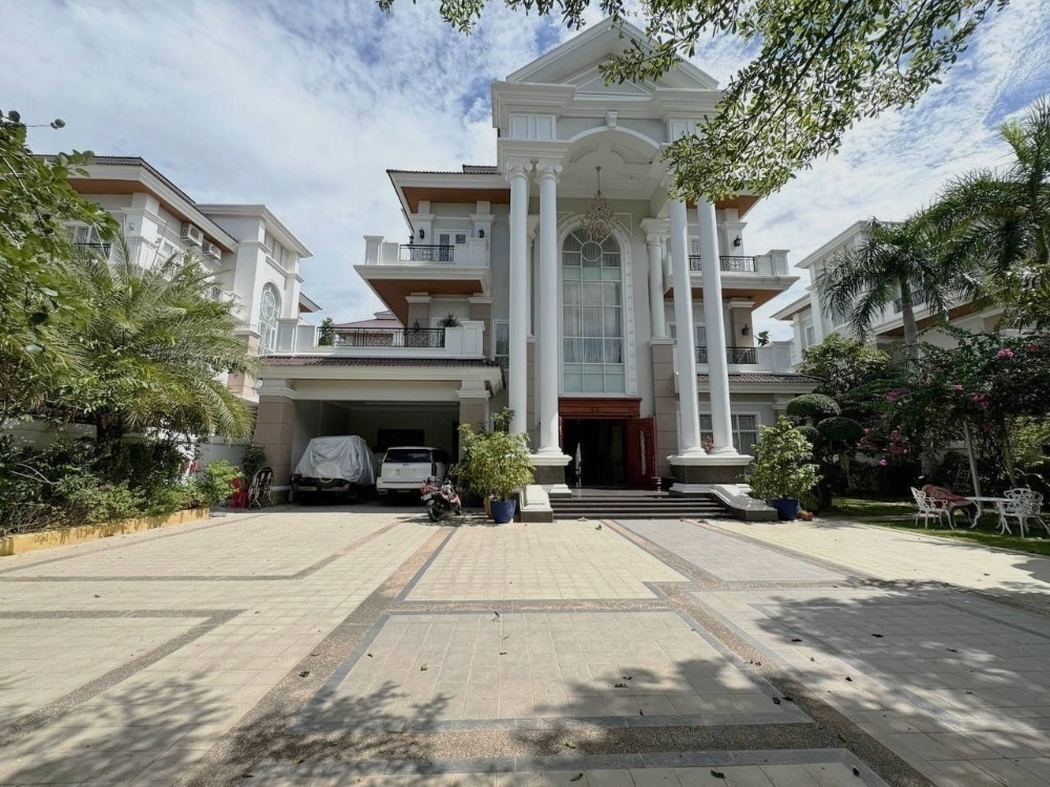 residential Villa for sale v Nirouth ID 251705