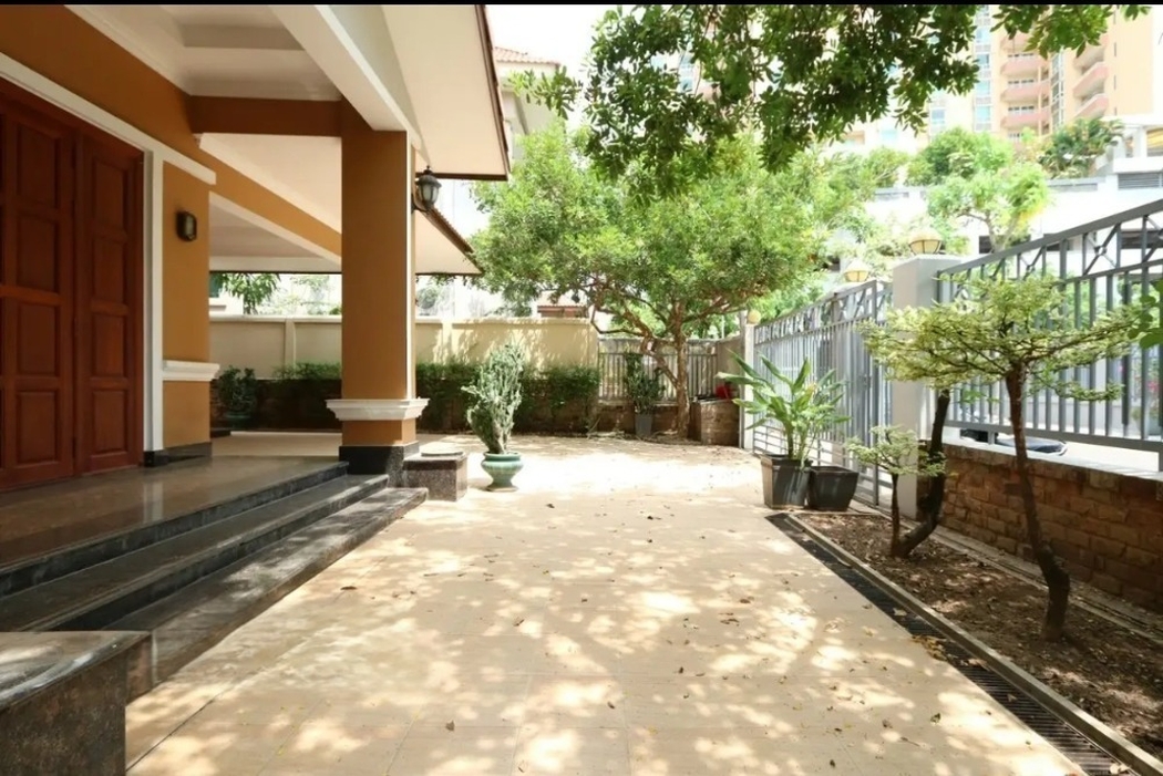 residential Villa for rent v Tonle Bassac ID 253266 11