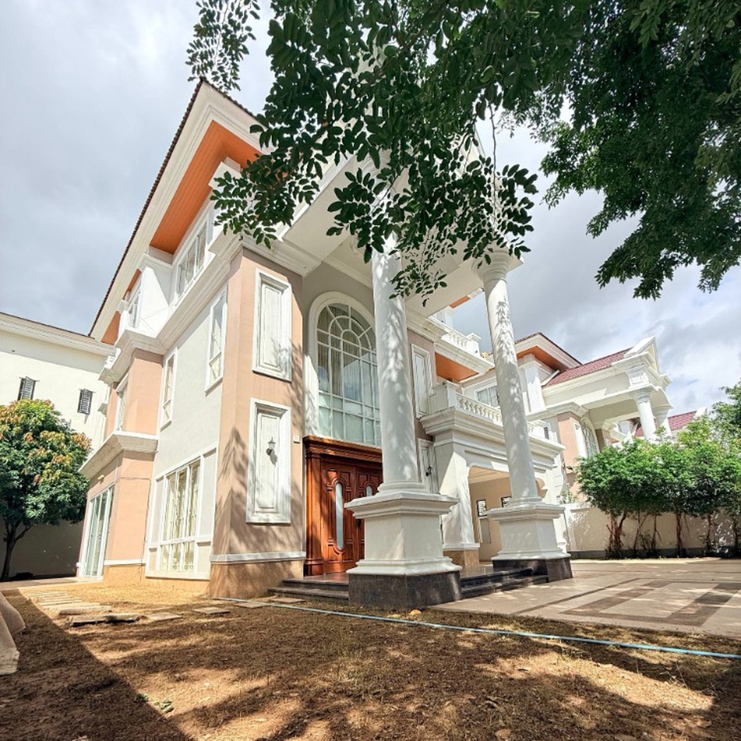 residential Villa for rent v Chak Angrae Kraom ID 256874