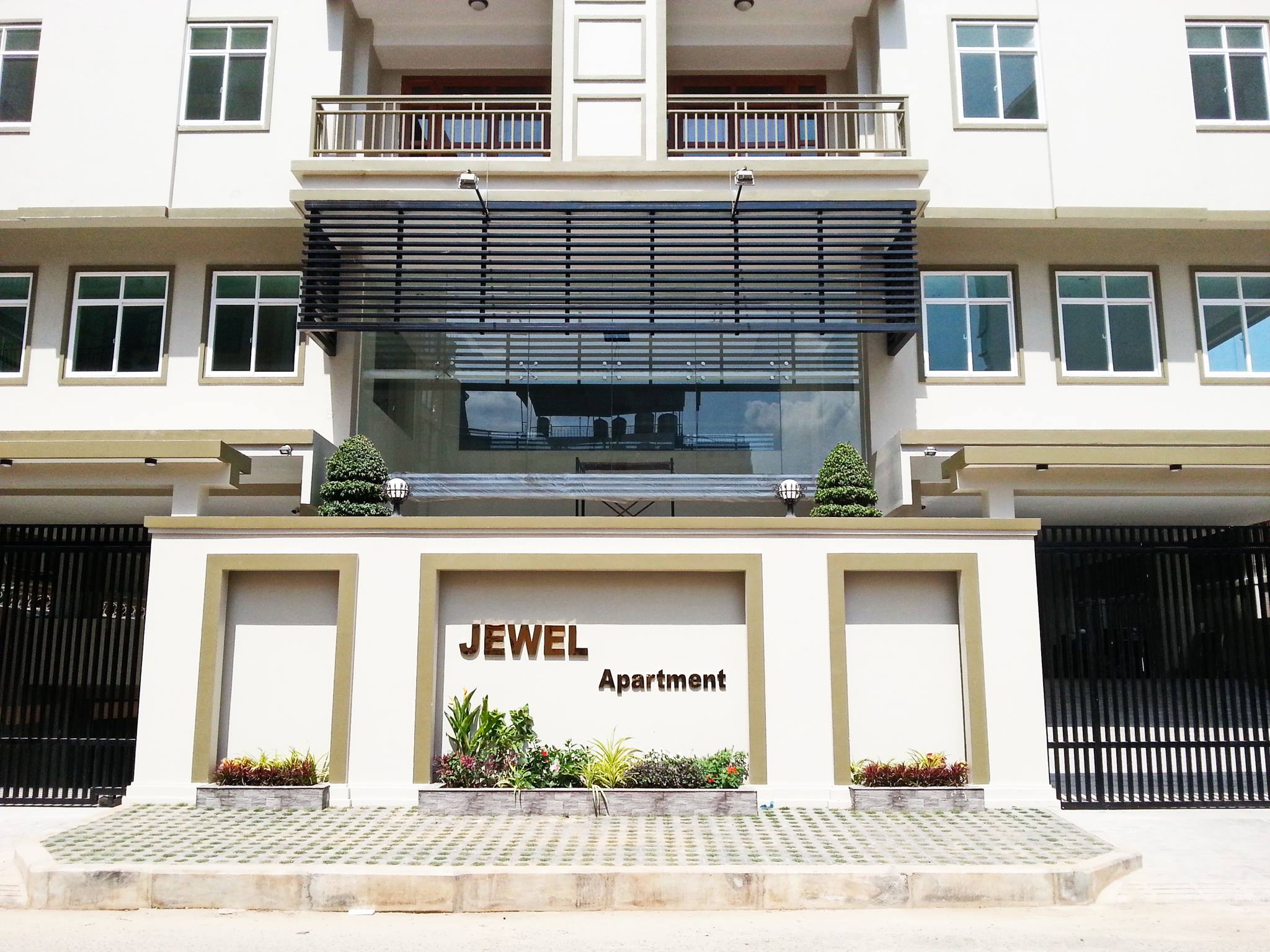 Jewel Apartment